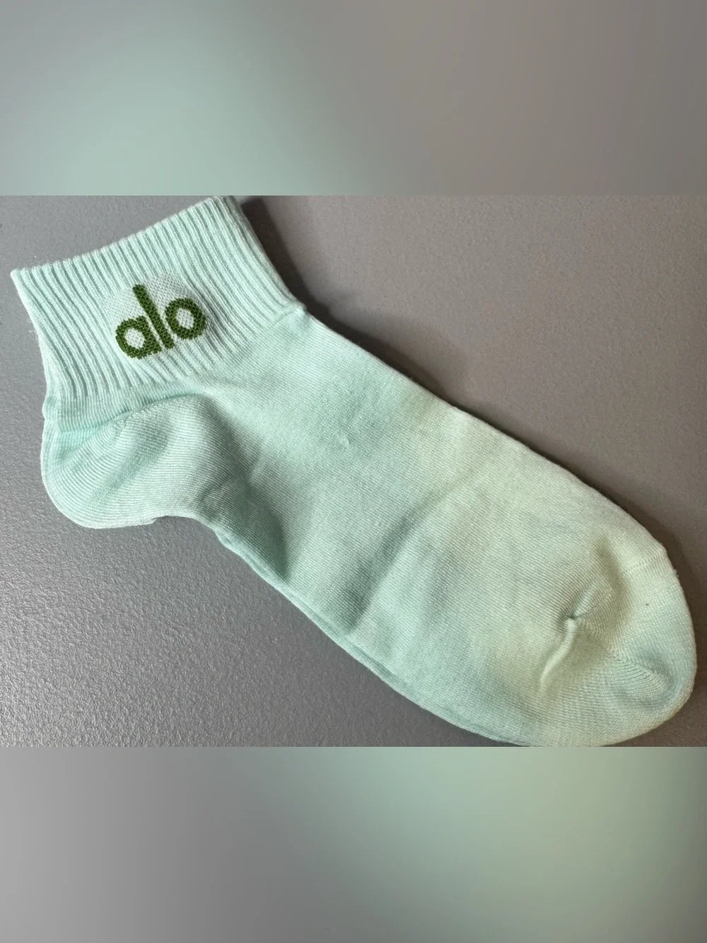 ALO Yoga half crew throwback pastel Athletic Crew Socks green embroidered ankle